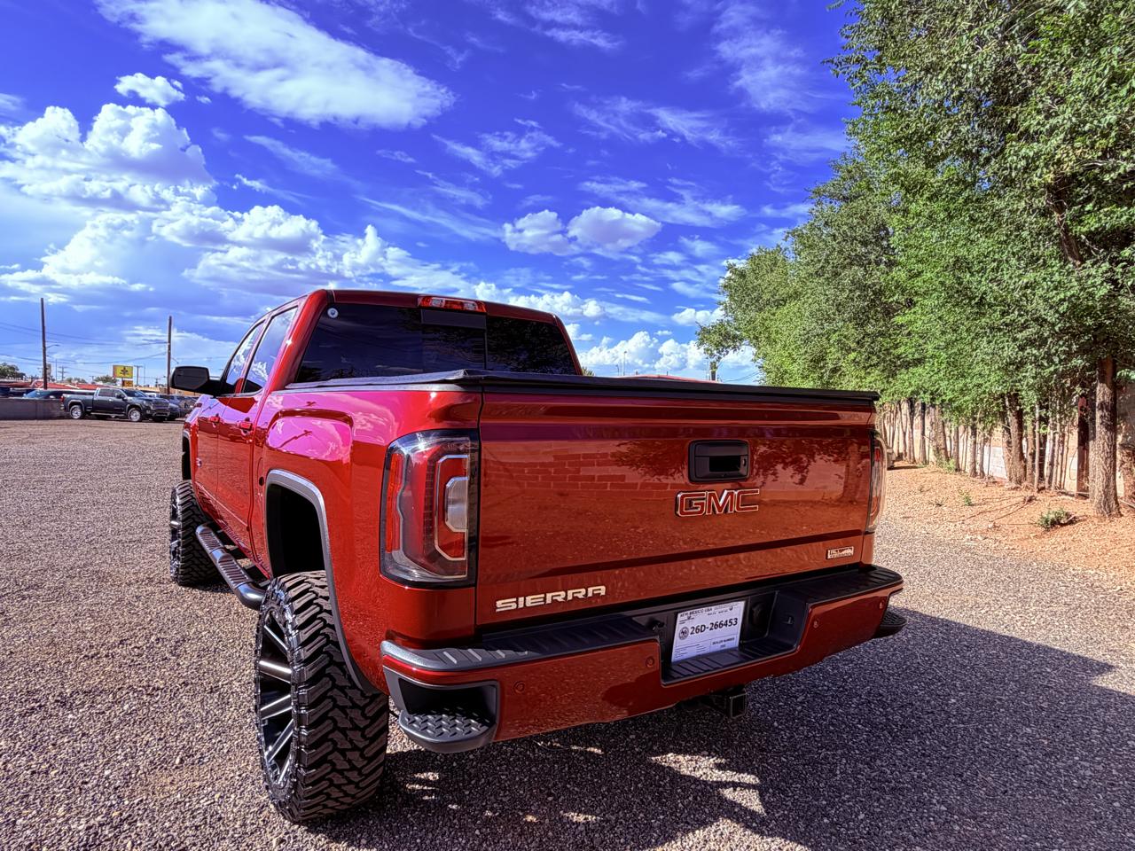 GMC Sierra 1500 4WD Crew Cab 143.5" SLT 2018