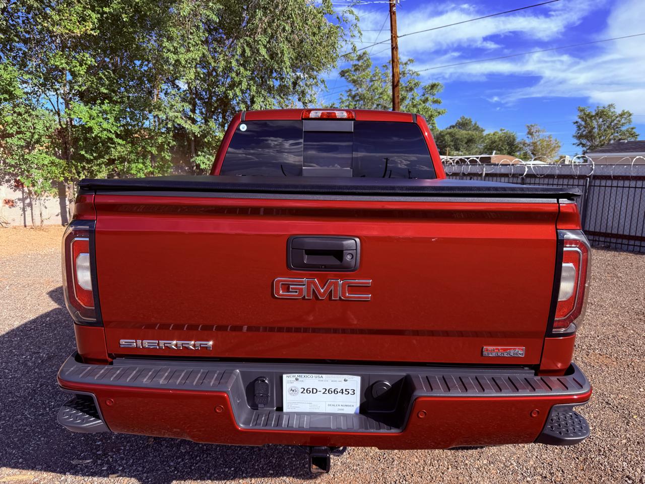 GMC Sierra 1500 4WD Crew Cab 143.5" SLT 2018