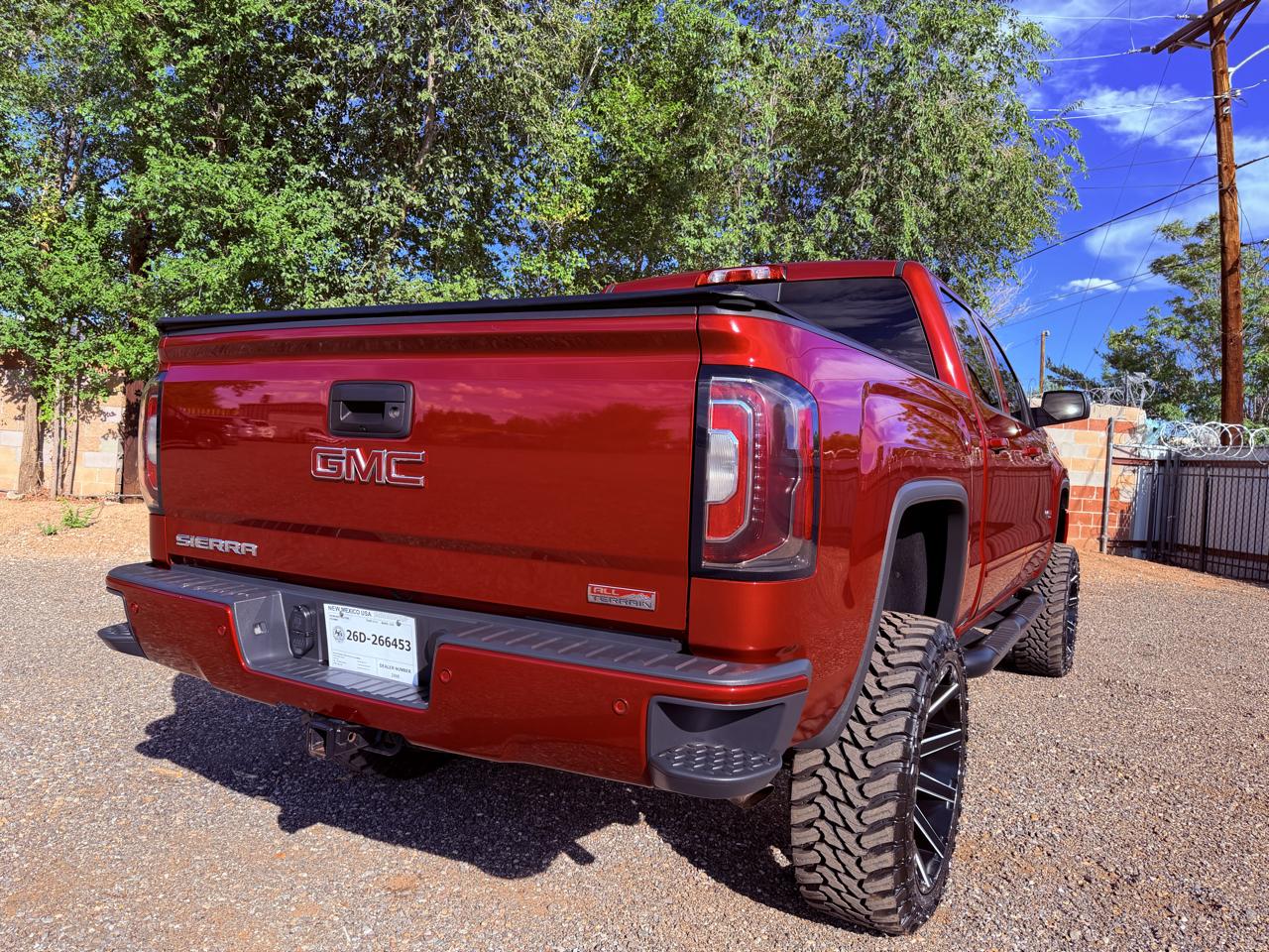 GMC Sierra 1500 4WD Crew Cab 143.5" SLT 2018