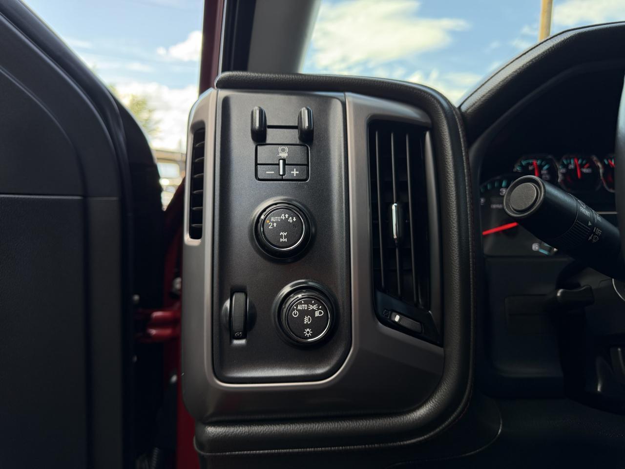GMC Sierra 1500 4WD Crew Cab 143.5" SLT 2018
