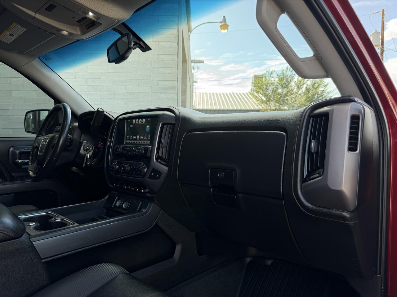 GMC Sierra 1500 4WD Crew Cab 143.5" SLT 2018