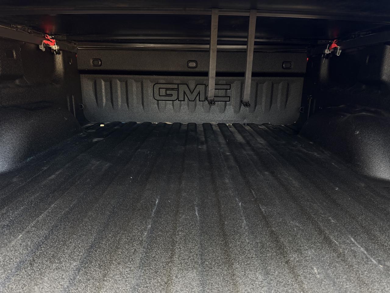 GMC Sierra 1500 4WD Crew Cab 143.5" SLT 2018