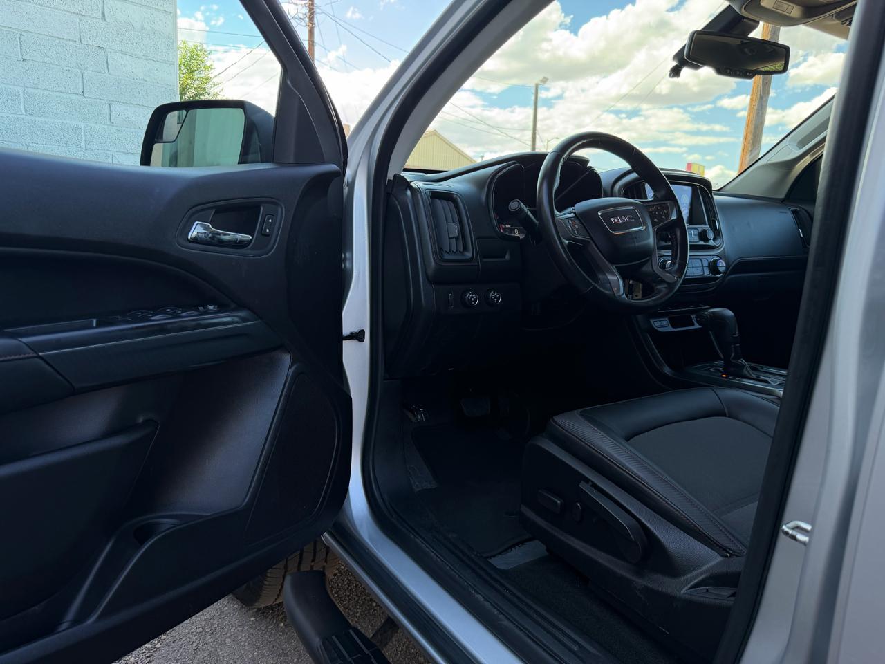 GMC Canyon 4WD Crew Cab 140.5" SLE 2016