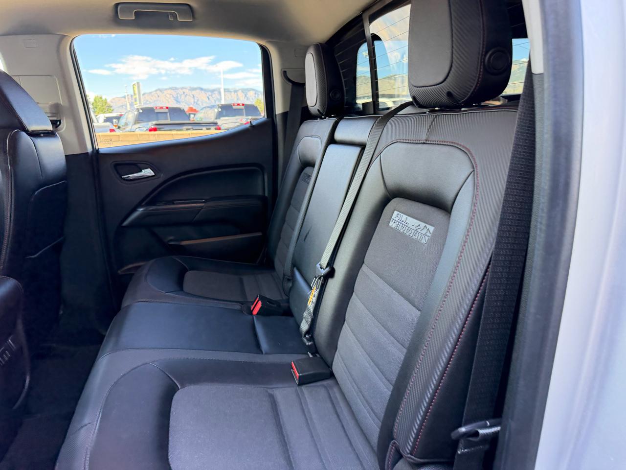 GMC Canyon 4WD Crew Cab 140.5" SLE 2016