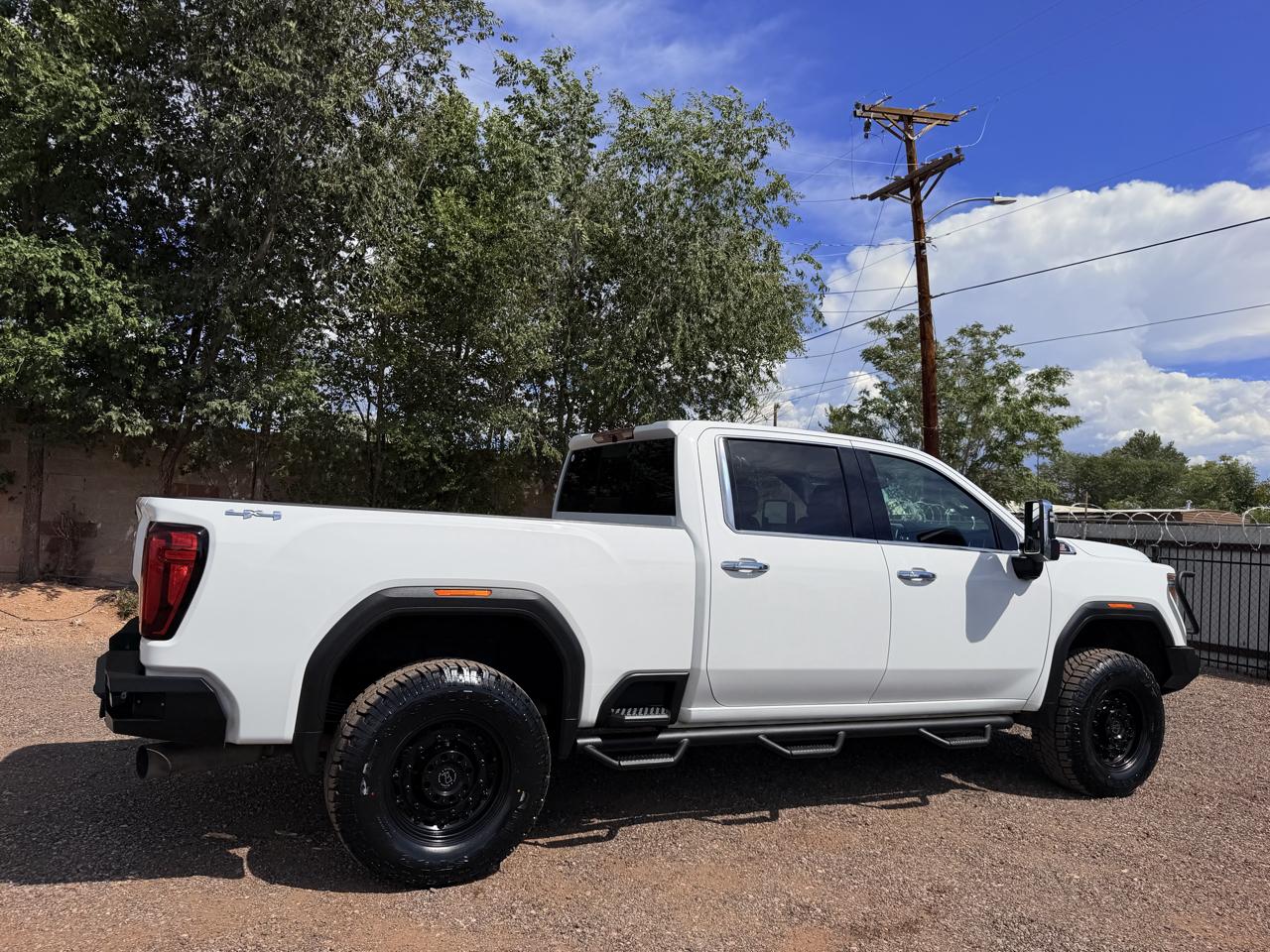 GMC Sierra 2500HD 4WD Crew Cab 159" SLT 2023