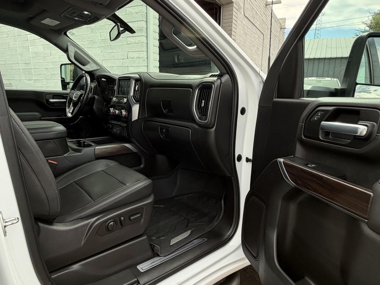 GMC Sierra 2500HD 4WD Crew Cab 159" SLT 2023