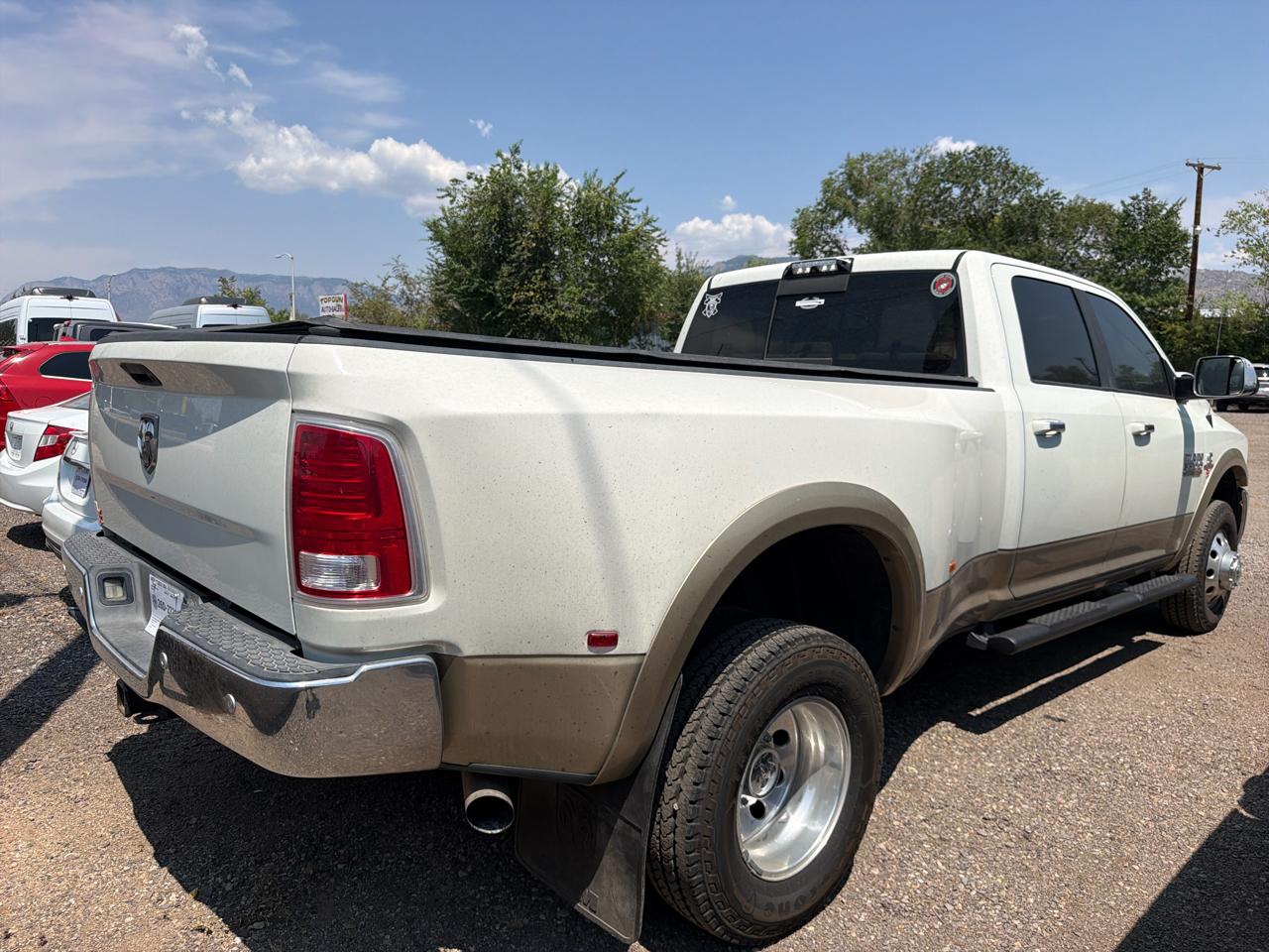 RAM 3500 Laramie 4x4 Crew Cab 8' Box 2017