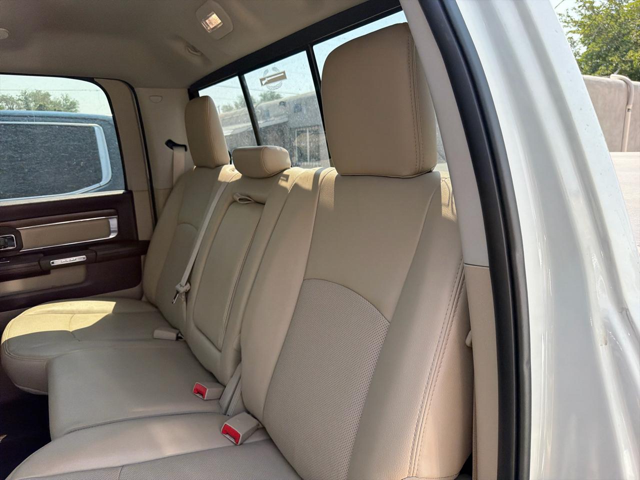 RAM 3500 Laramie 4x4 Crew Cab 8' Box 2017