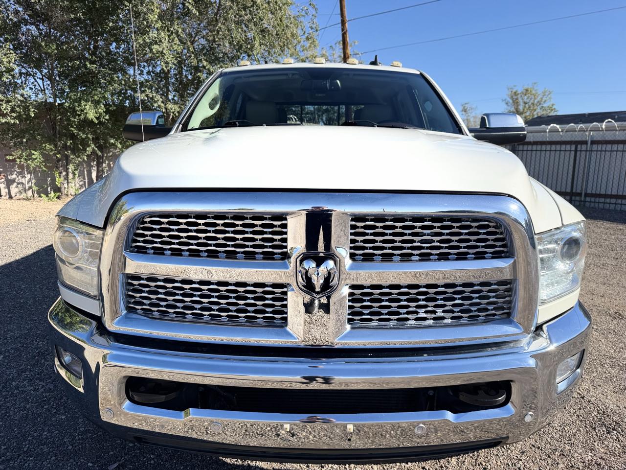 RAM 3500 Laramie 4x4 Crew Cab 8' Box 2017