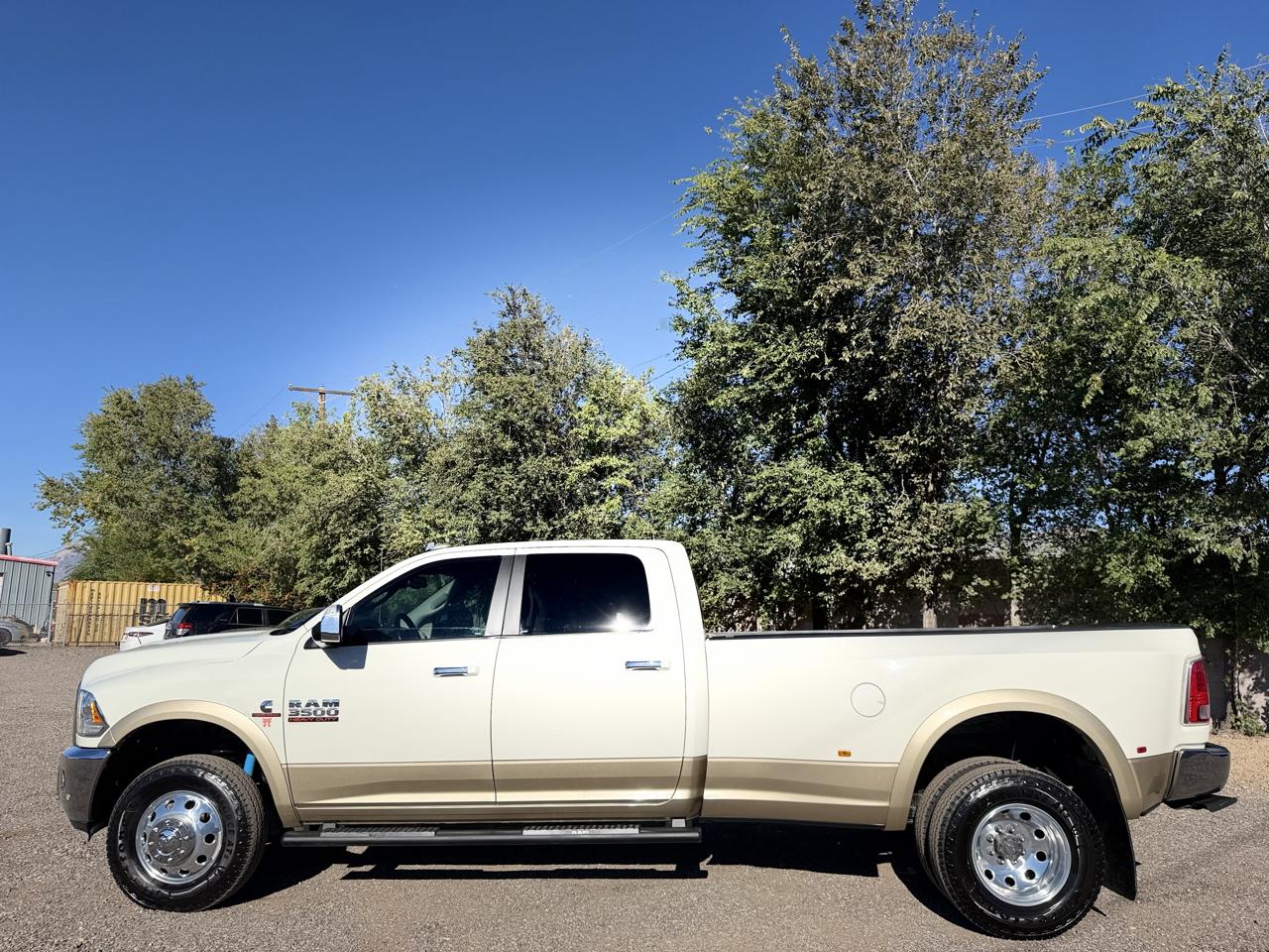 RAM 3500 Laramie 4x4 Crew Cab 8' Box 2017