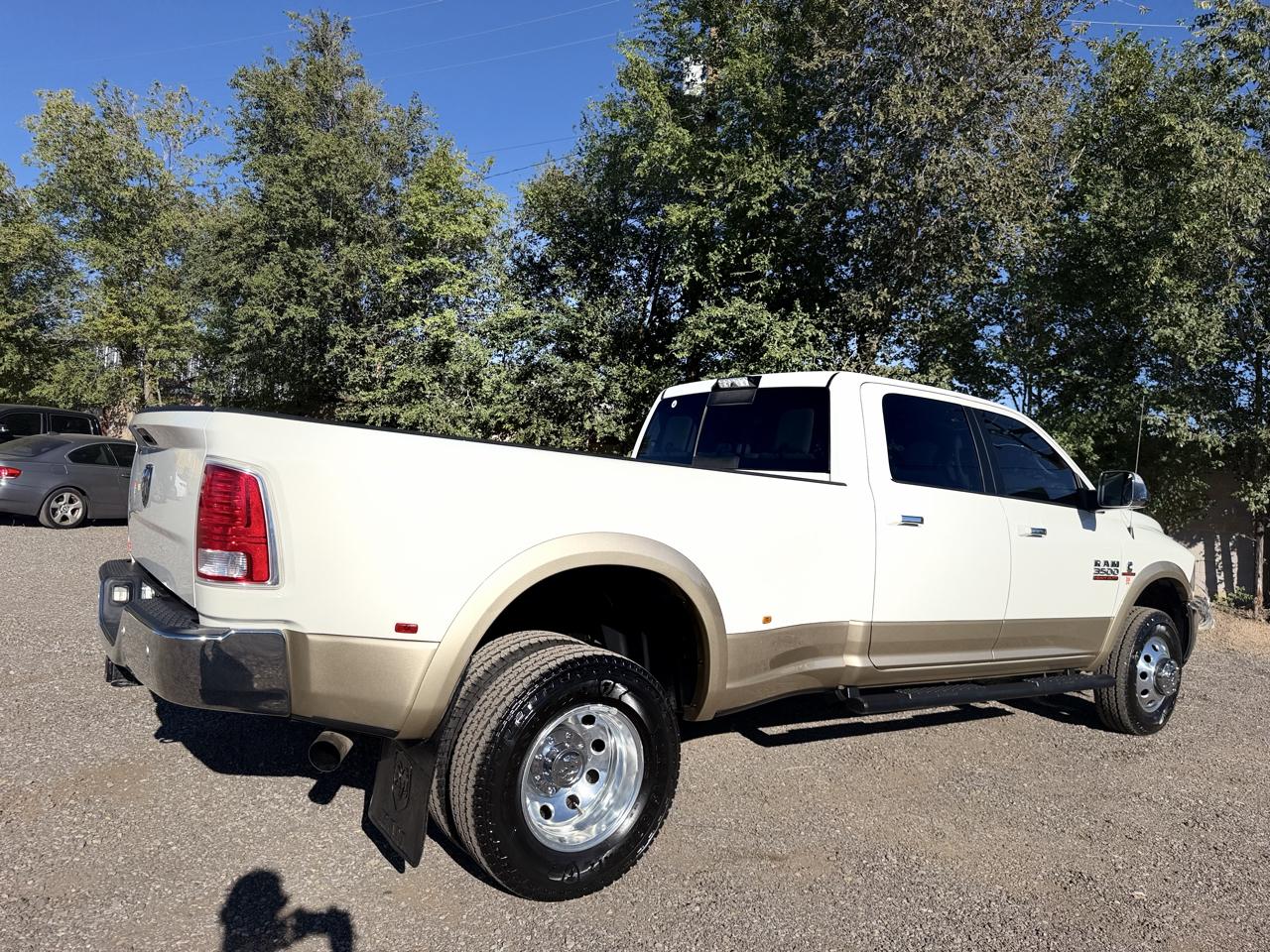 RAM 3500 Laramie 4x4 Crew Cab 8' Box 2017