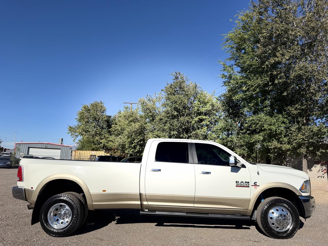 RAM 3500 Laramie 4x4 Crew Cab 8' Box 2017