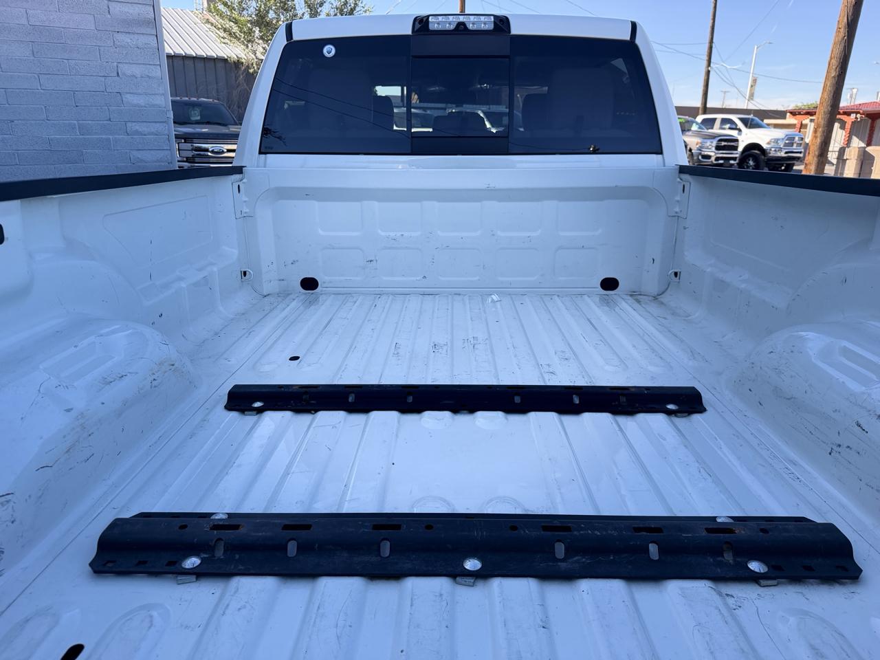 RAM 3500 Laramie 4x4 Crew Cab 8' Box 2017