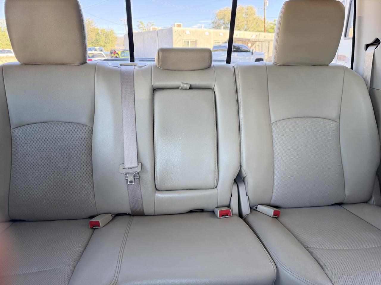 RAM 3500 Laramie 4x4 Crew Cab 8' Box 2017