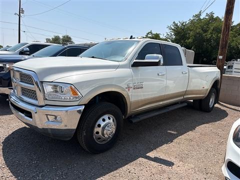 2017 RAM 3500 Laramie 4x4 Crew Cab 8' Box