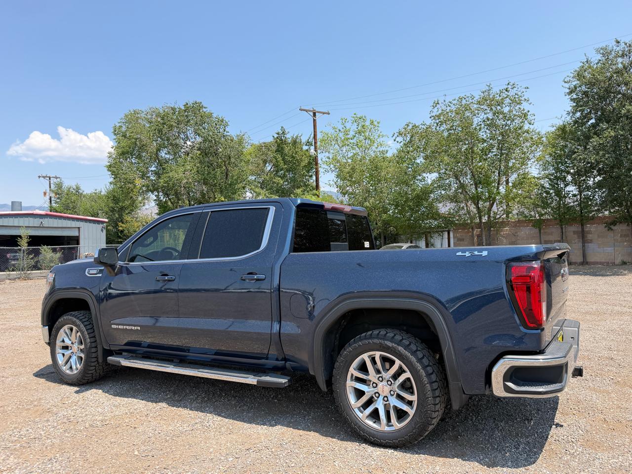 GMC Sierra 1500 4WD Crew Cab 147" SLE 2020