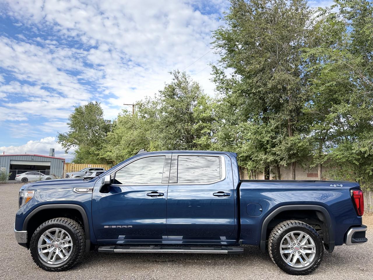 GMC Sierra 1500 4WD Crew Cab 147" SLE 2020