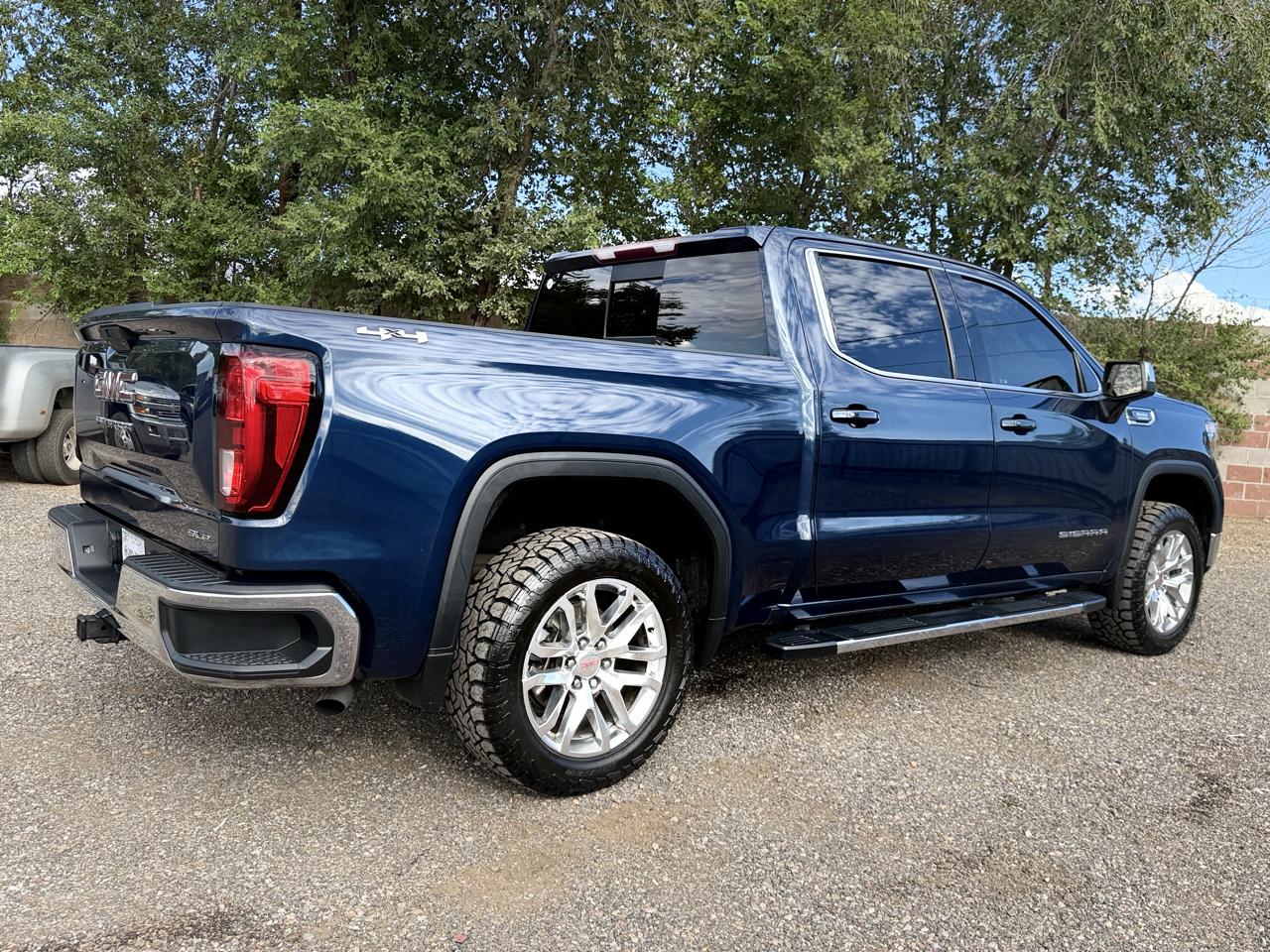 GMC Sierra 1500 4WD Crew Cab 147" SLE 2020