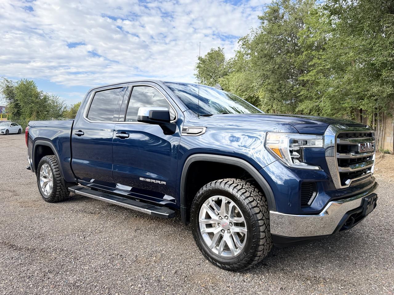 GMC Sierra 1500 4WD Crew Cab 147" SLE 2020