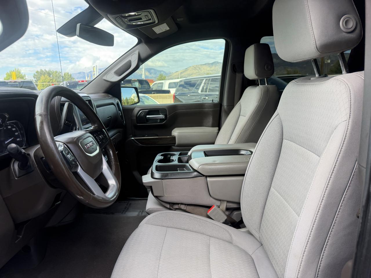 GMC Sierra 1500 4WD Crew Cab 147" SLE 2020