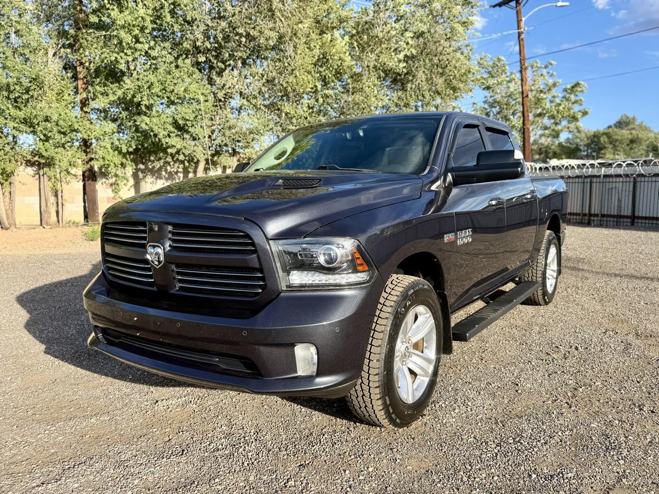 RAM 1500 4WD Crew Cab 140.5" Sport 2016