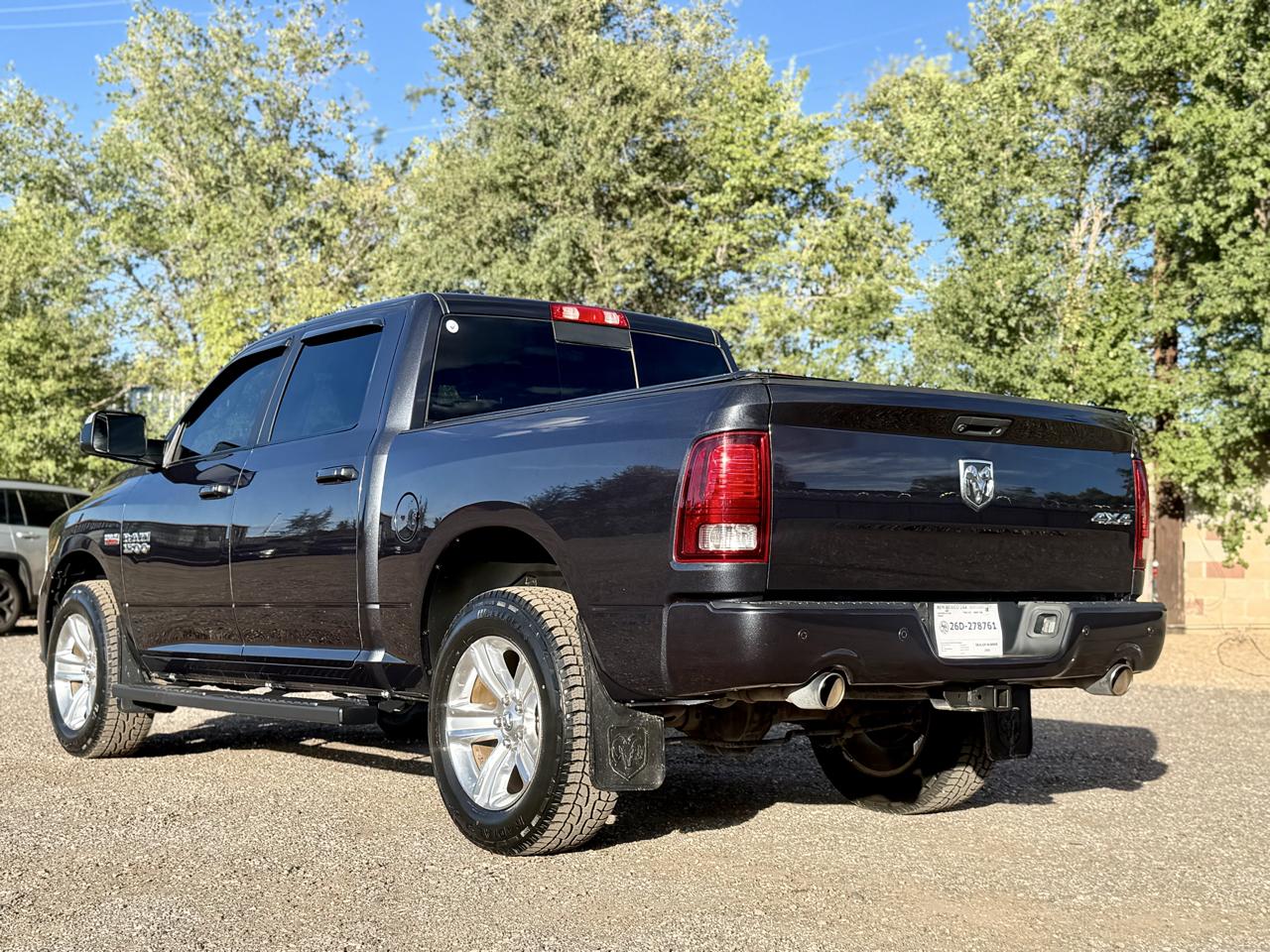 RAM 1500 4WD Crew Cab 140.5" Sport 2016