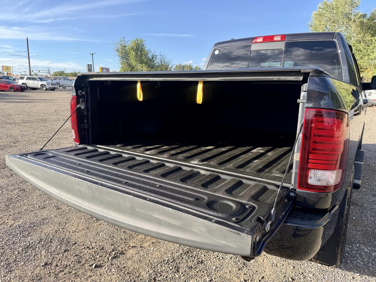 RAM 1500 4WD Crew Cab 140.5" Sport 2016
