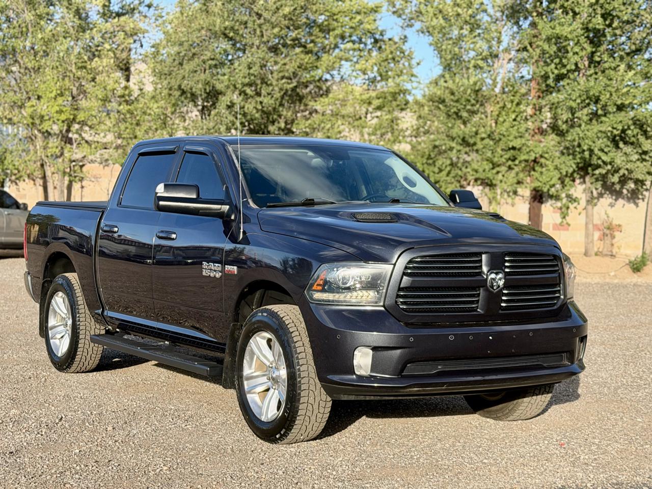 RAM 1500 4WD Crew Cab 140.5" Sport 2016