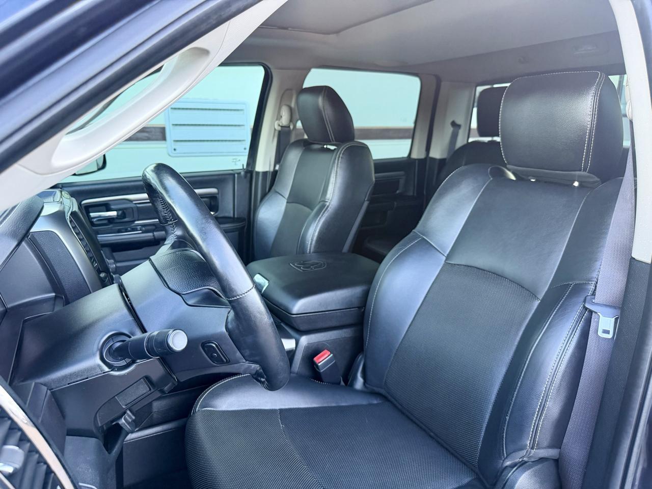 RAM 1500 4WD Crew Cab 140.5" Sport 2016