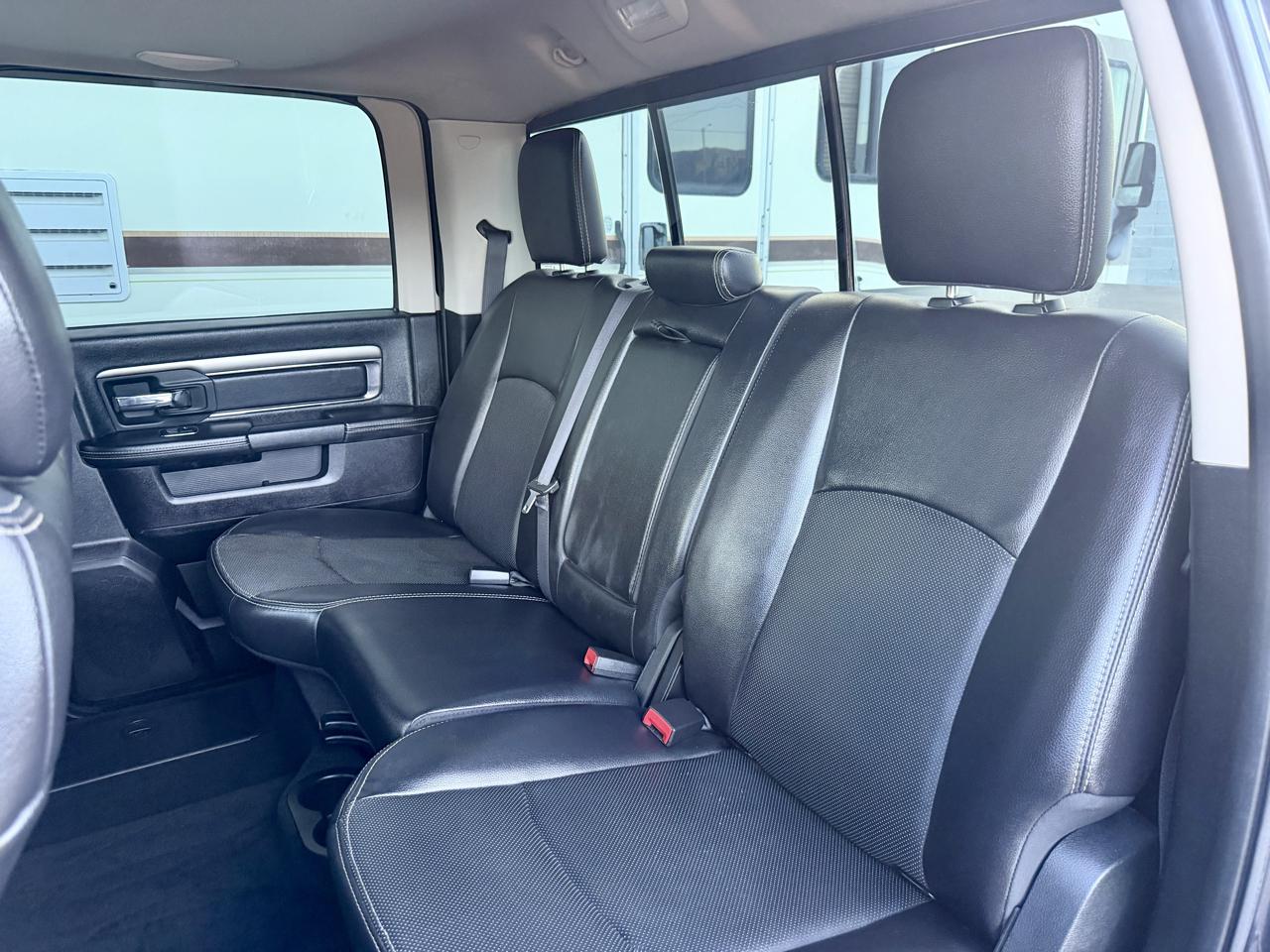 RAM 1500 4WD Crew Cab 140.5" Sport 2016