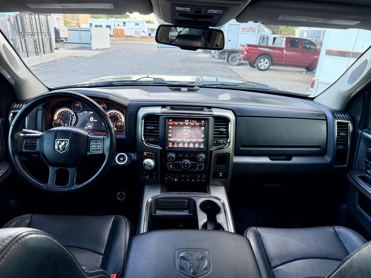 RAM 1500 4WD Crew Cab 140.5" Sport 2016