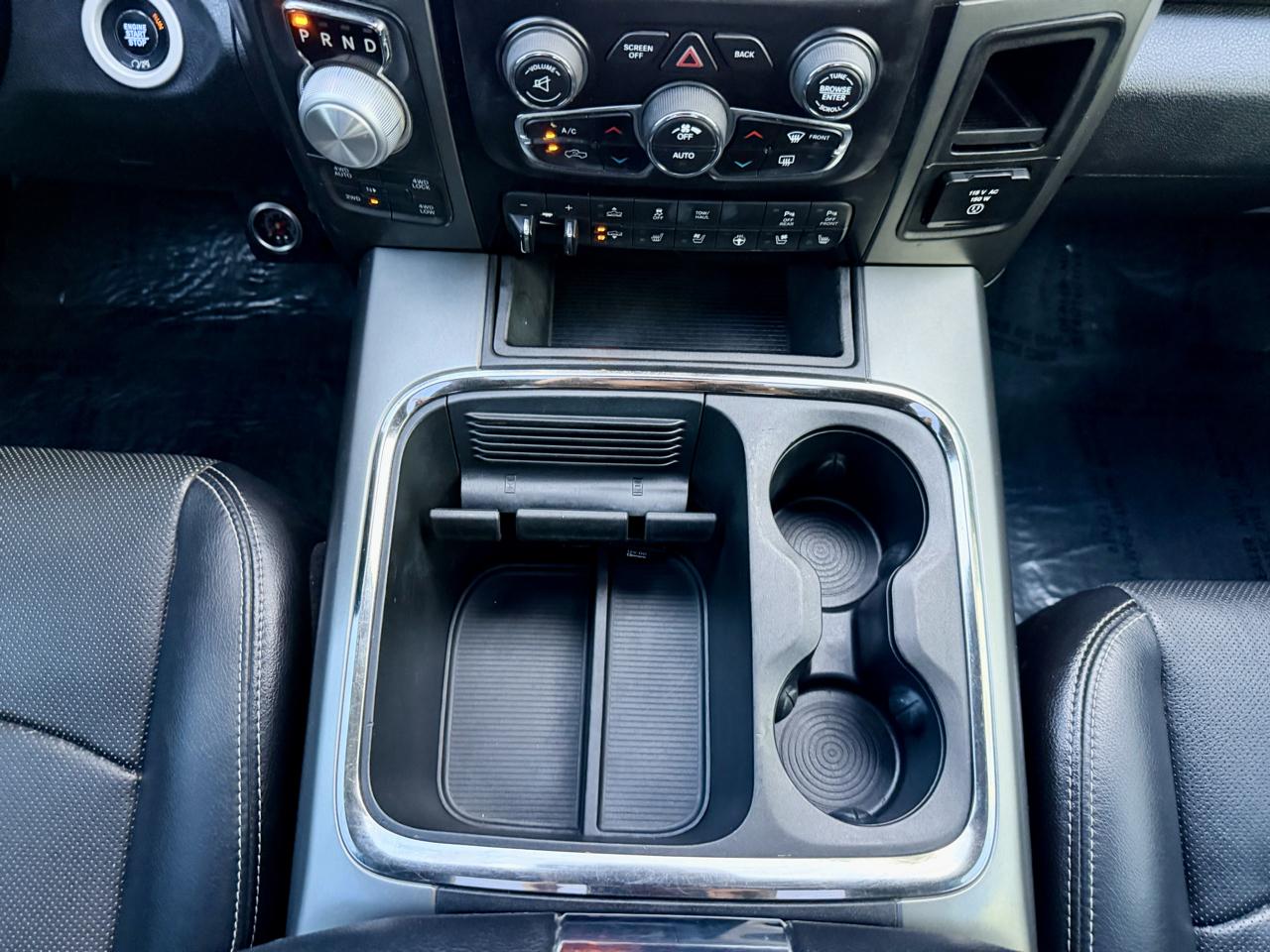 RAM 1500 4WD Crew Cab 140.5" Sport 2016