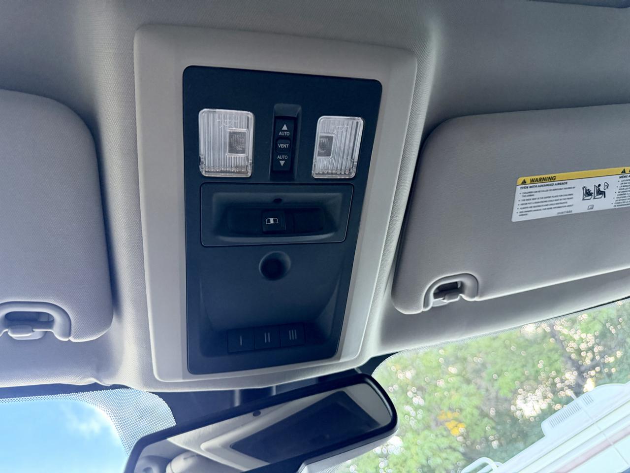 RAM 1500 4WD Crew Cab 140.5" Sport 2016