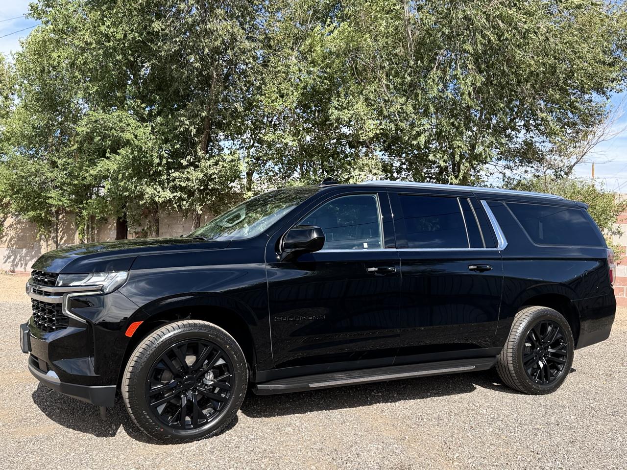 Chevrolet Suburban 2WD 4dr LS 2021