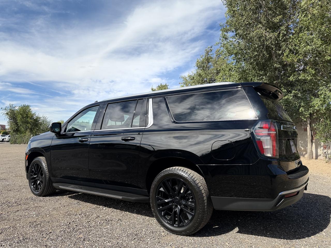 Chevrolet Suburban 2WD 4dr LS 2021