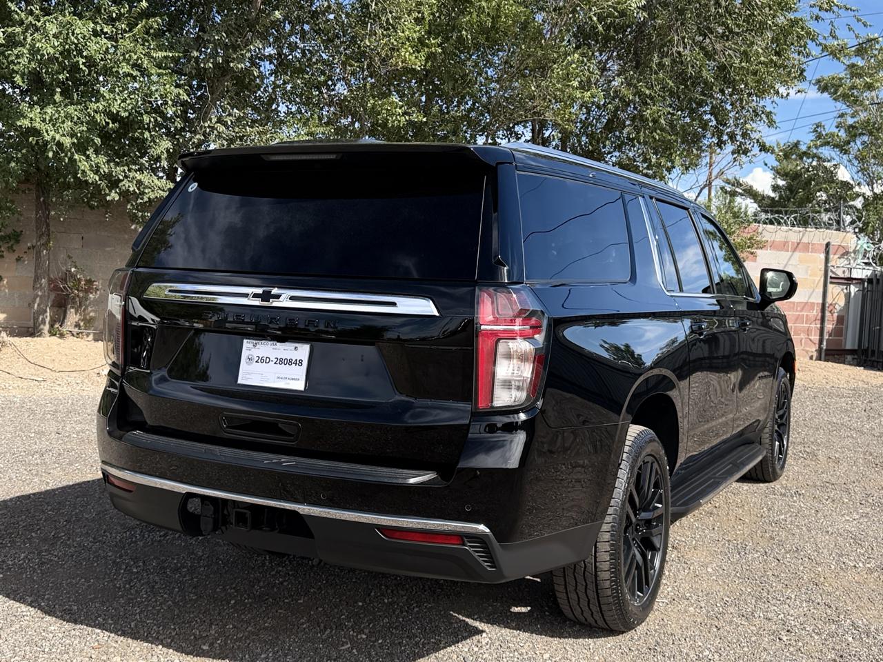 Chevrolet Suburban 2WD 4dr LS 2021
