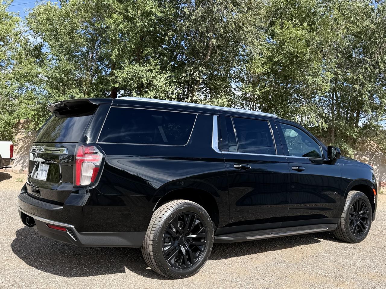 Chevrolet Suburban 2WD 4dr LS 2021