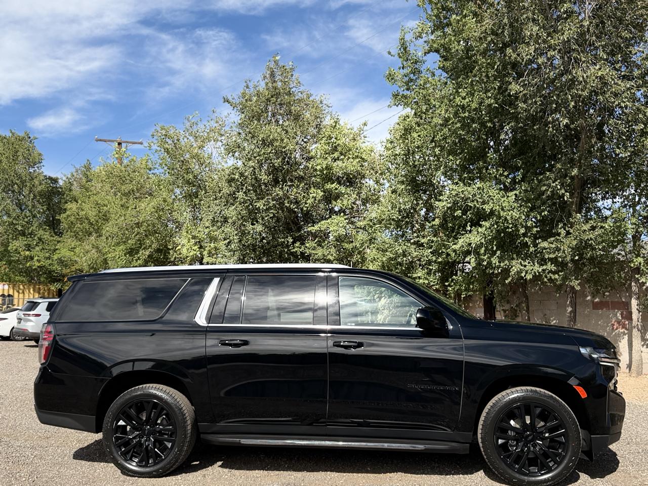 Chevrolet Suburban 2WD 4dr LS 2021