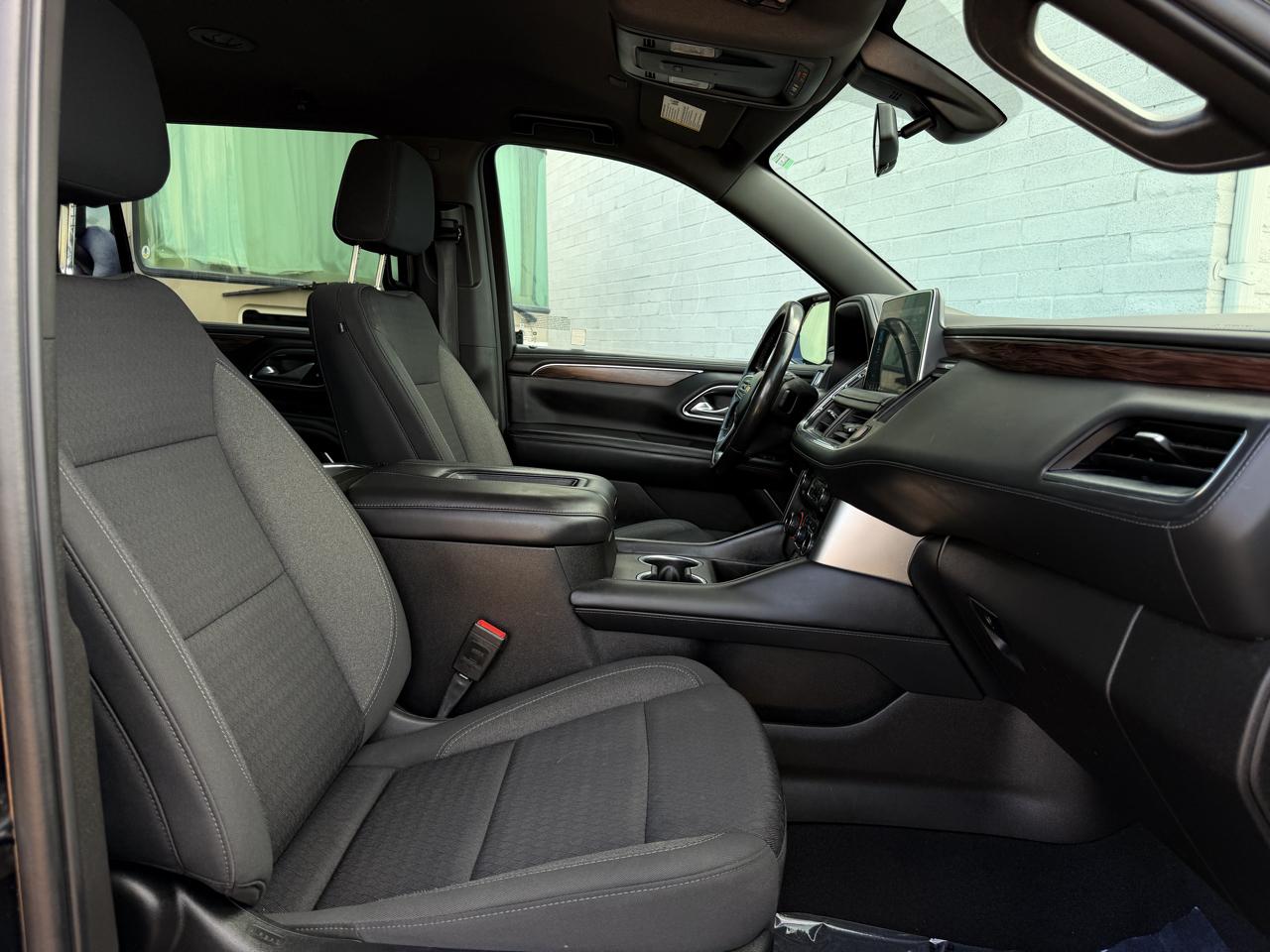 Chevrolet Suburban 2WD 4dr LS 2021