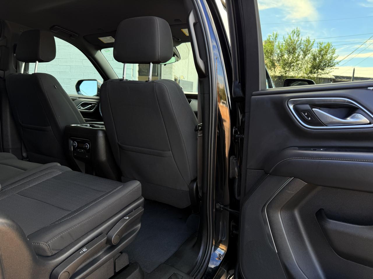 Chevrolet Suburban 2WD 4dr LS 2021