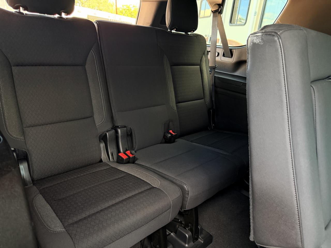 Chevrolet Suburban 2WD 4dr LS 2021