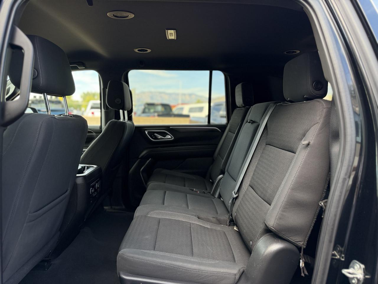 Chevrolet Suburban 2WD 4dr LS 2021