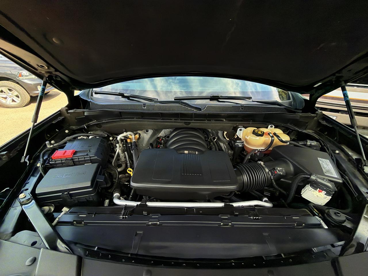 Chevrolet Suburban 2WD 4dr LS 2021