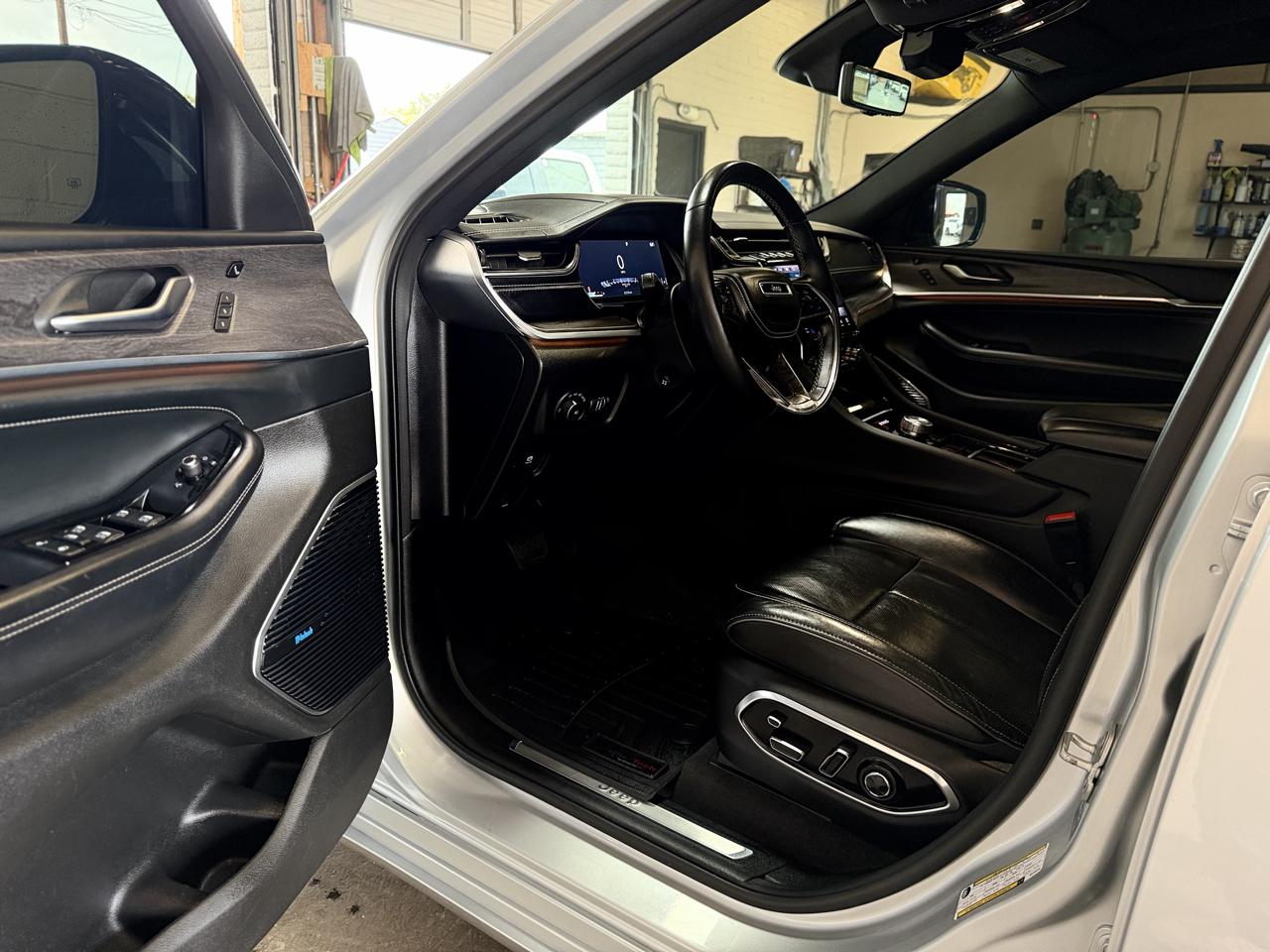 Jeep Grand Cherokee L photo 15
