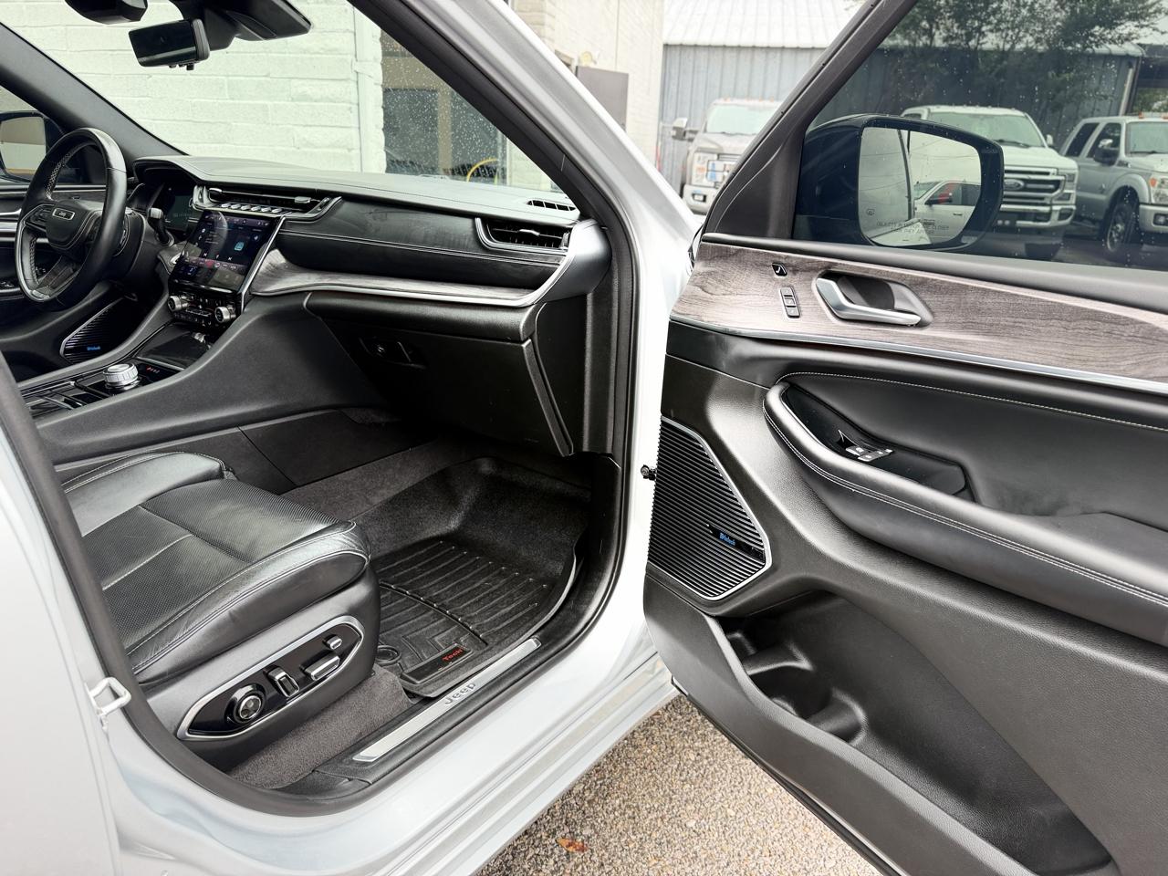 Jeep Grand Cherokee L photo 18