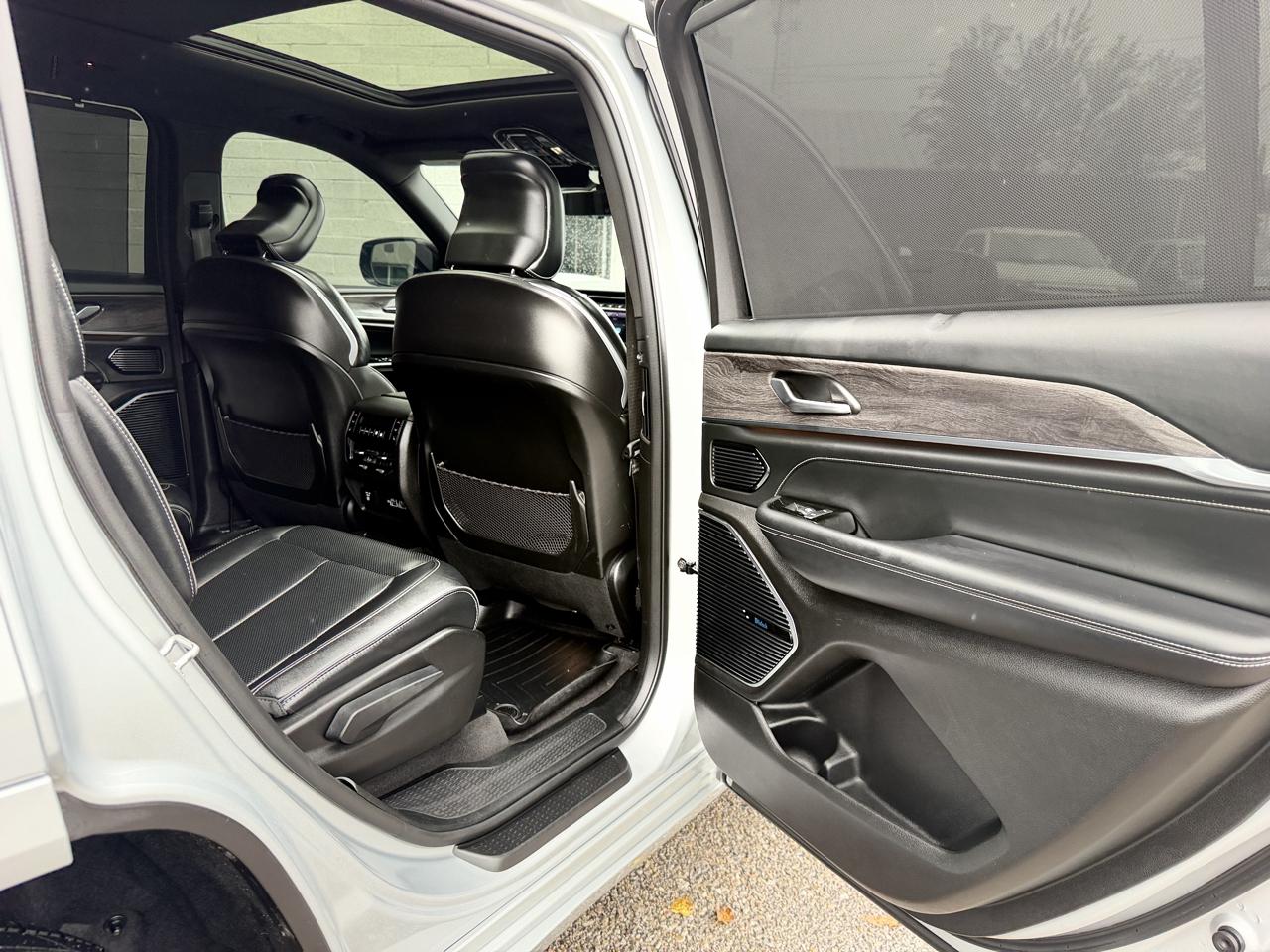 Jeep Grand Cherokee L photo 21