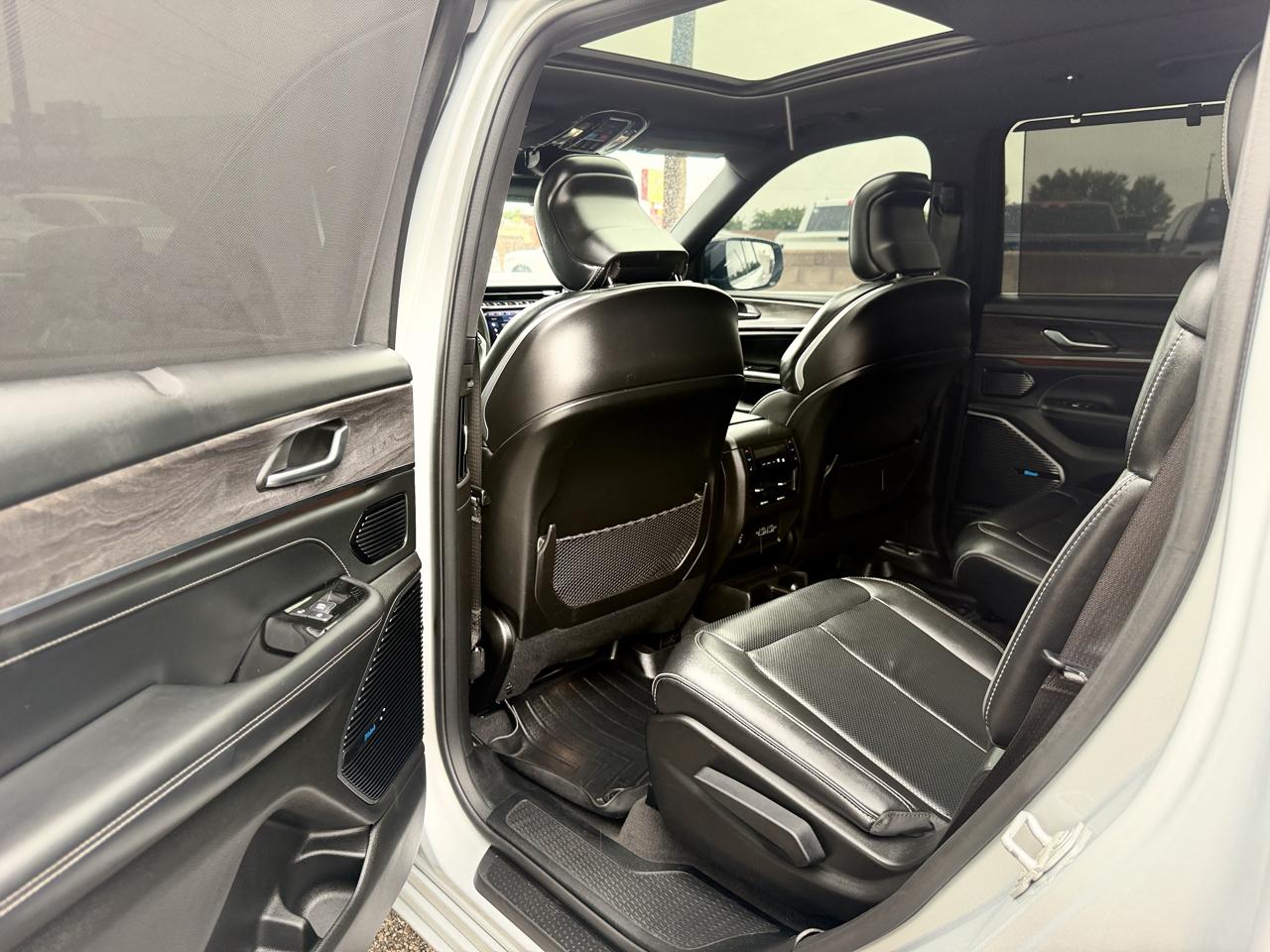 Jeep Grand Cherokee L photo 24