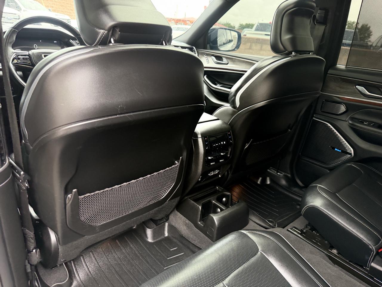 Jeep Grand Cherokee L photo 26