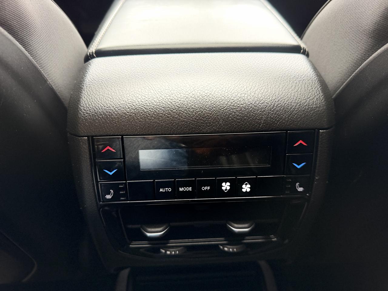 Jeep Grand Cherokee L photo 28