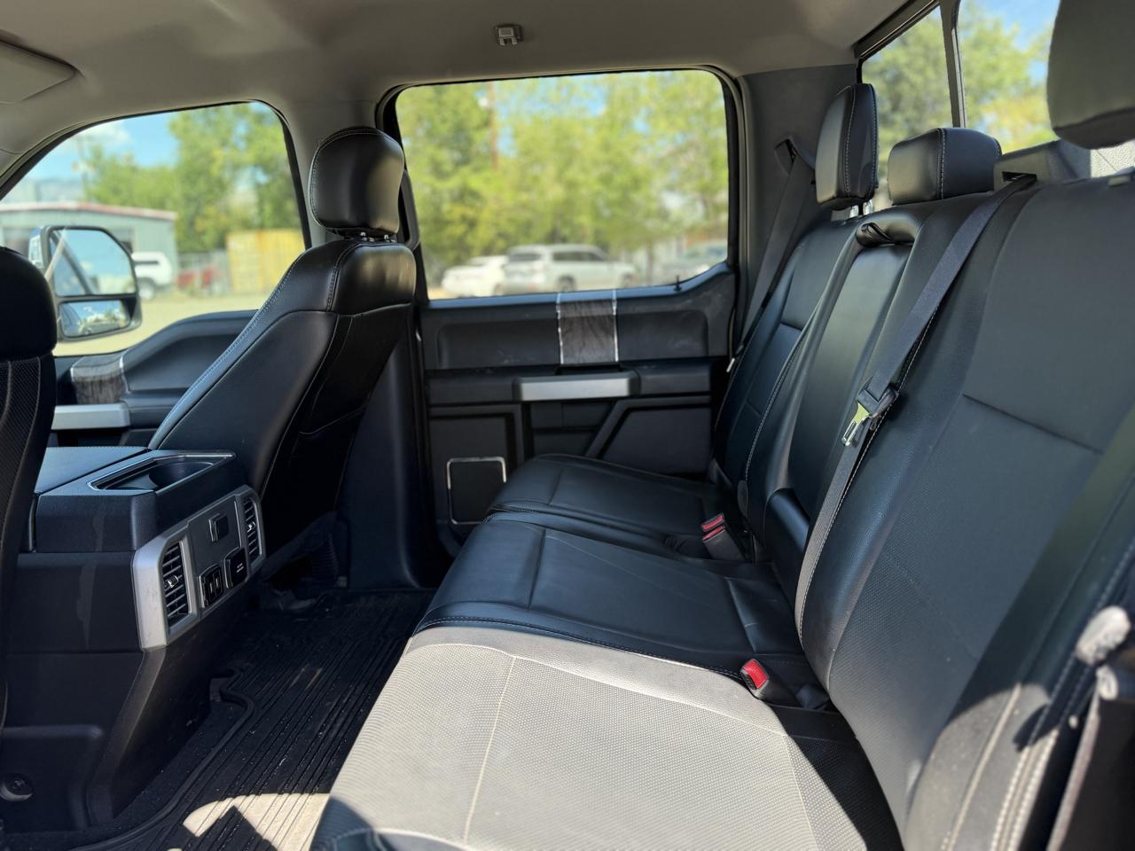 Ford Super Duty F-350 DRW King Ranch 4WD Crew Cab 8' Box 2017
